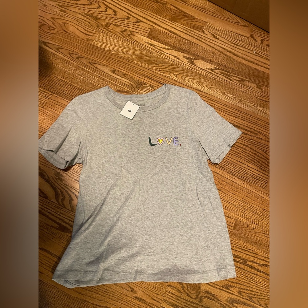 NWT Urban Outfitters Love Tshirt Sz Med - Picture 2 of 5